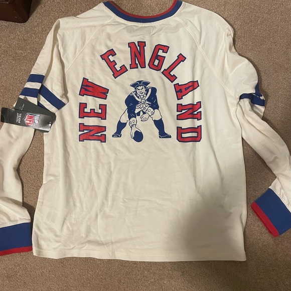 NWT!! Women's Junk Food Royal/White New England Patriots Historic Long Sleeve - Picture 3 of 4